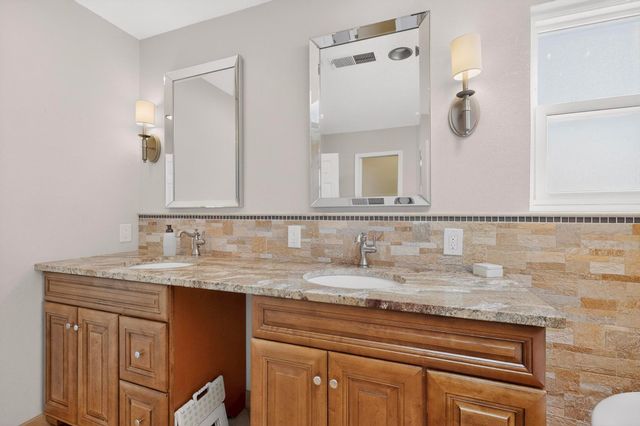 8808 Freemont Ellis Court NE, Albuquerque, NM 87122