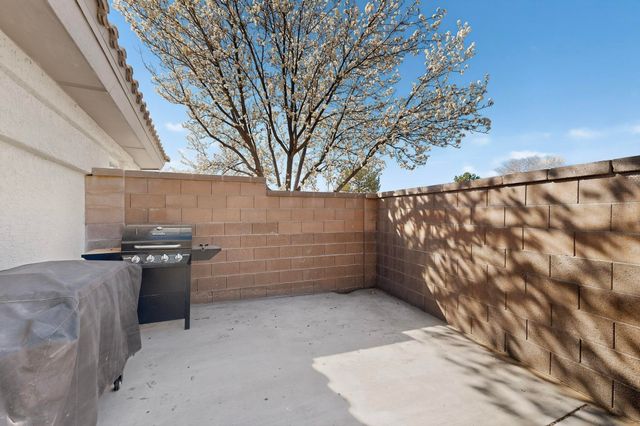 8808 Freemont Ellis Court NE, Albuquerque, NM 87122