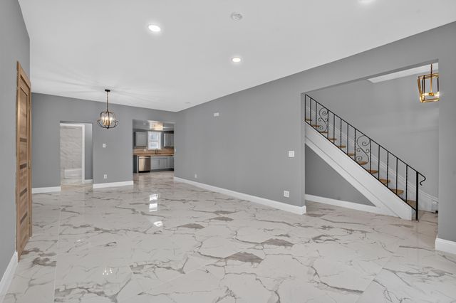 255 KENNEDY BLVD, Bayonne, NJ 07002