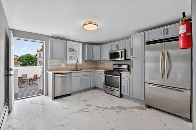 255 KENNEDY BLVD, Bayonne, NJ 07002