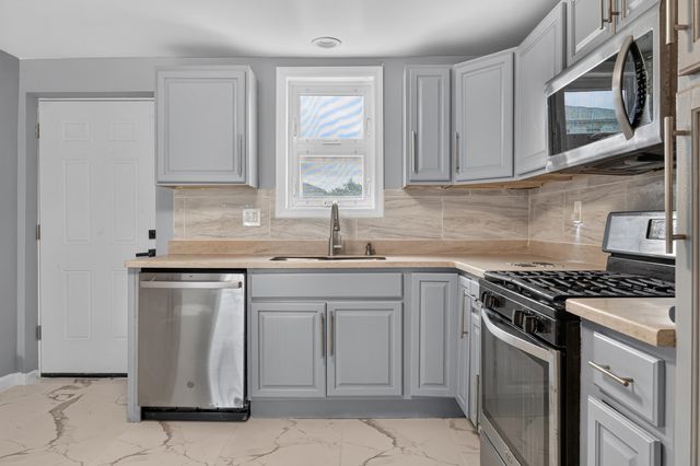 255 KENNEDY BLVD, Bayonne, NJ 07002