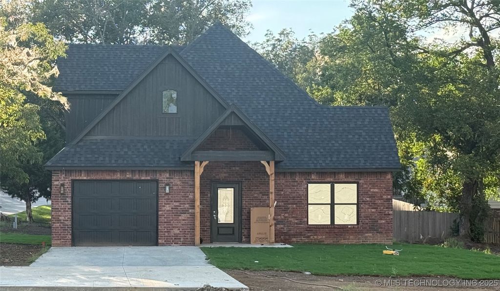 2006 W Driftwood Drive, Claremore, OK 74017