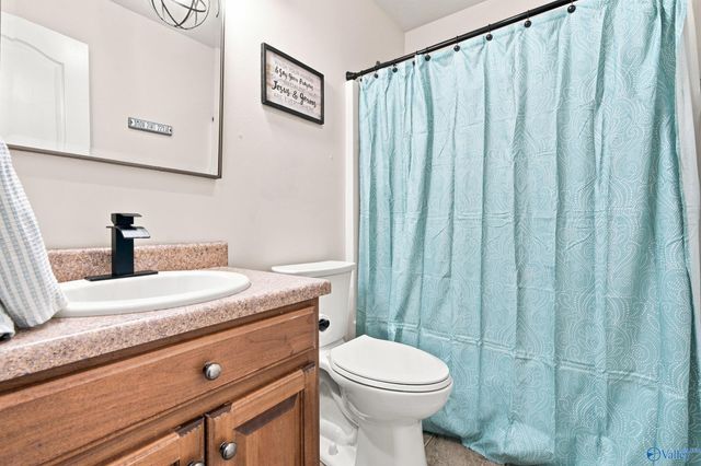 203 Turkey Point Drive, New Market, AL 35761