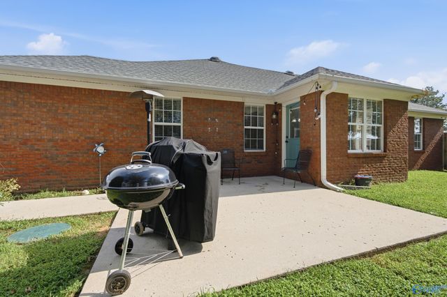 203 Turkey Point Drive, New Market, AL 35761