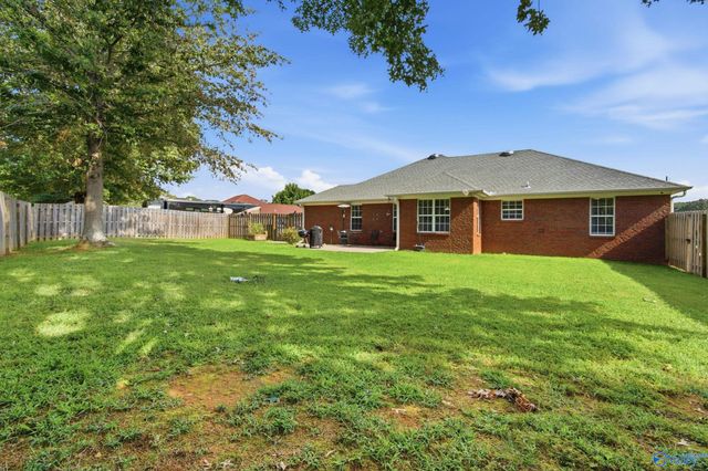203 Turkey Point Drive, New Market, AL 35761