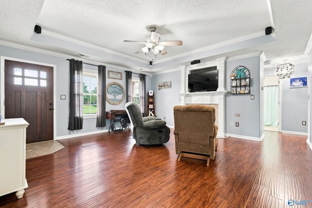 203 Turkey Point Drive, New Market, AL 35761