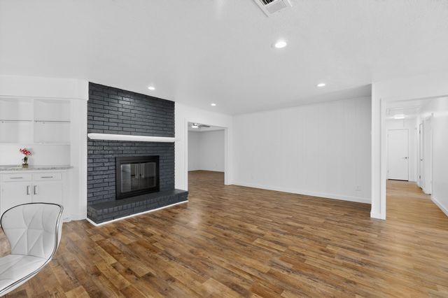 1545 Drury Drive, Dallas, TX 75232