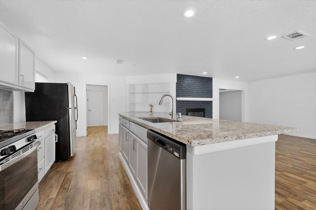 1545 Drury Drive, Dallas, TX 75232