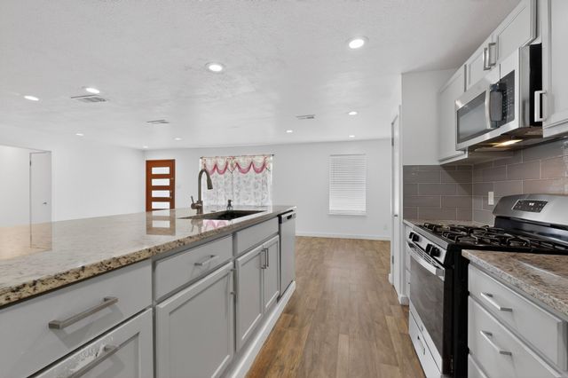 1545 Drury Drive, Dallas, TX 75232