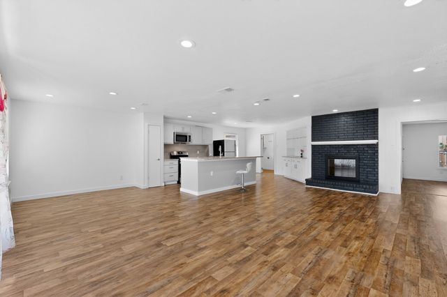 1545 Drury Drive, Dallas, TX 75232