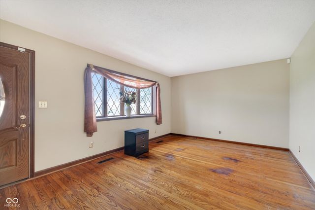 6911 E Raymond Street, Indianapolis, IN 46239