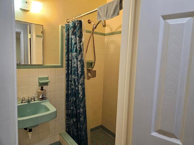 2512 Arthur Street, Hollywood, FL 33020
