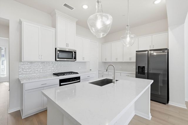 321 Ukiah Street, Lewisville, TX 75056