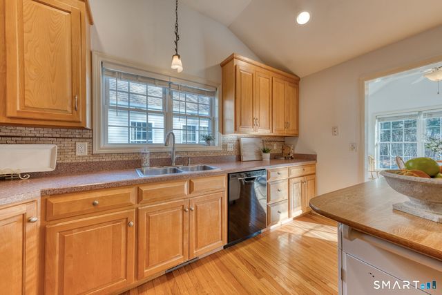 18 Compass Court 18, East Lyme, CT 06357