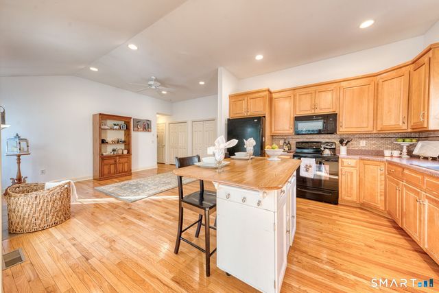 18 Compass Court 18, East Lyme, CT 06357