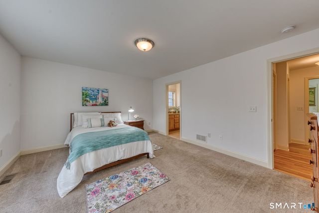 18 Compass Court 18, East Lyme, CT 06357