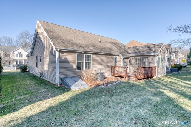 18 Compass Court 18, East Lyme, CT 06357