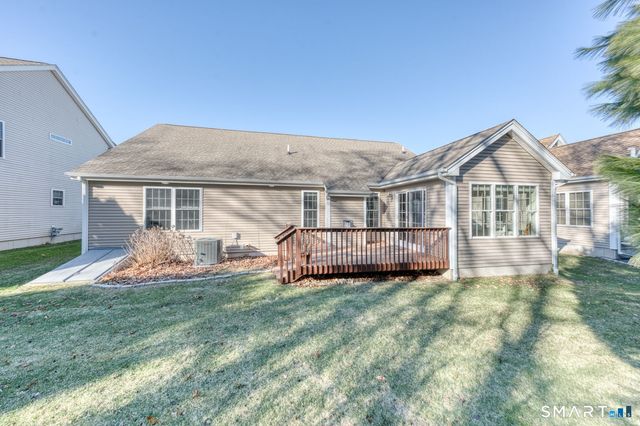 18 Compass Court 18, East Lyme, CT 06357