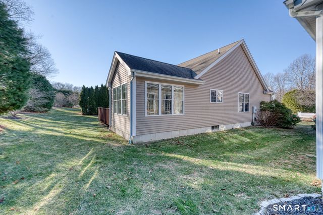 18 Compass Court 18, East Lyme, CT 06357