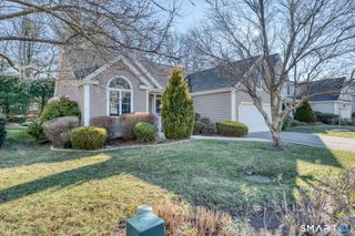 18 Compass Court 18, East Lyme, CT 06357