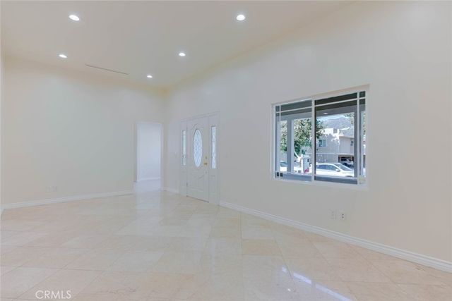 320 E Dryden Street, Glendale, CA 91207