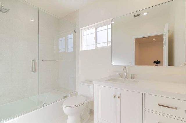 320 E Dryden Street, Glendale, CA 91207