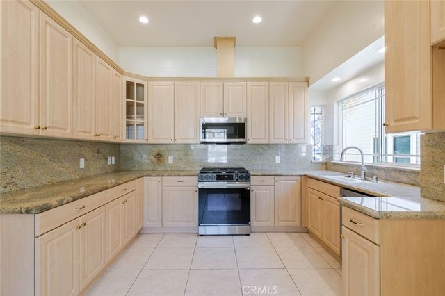 320 E Dryden Street, Glendale, CA 91207