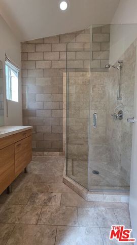 717 N Highland Avenue 9, Los Angeles, CA 90038