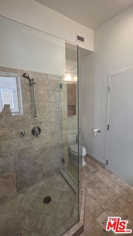 717 N Highland Avenue 9, Los Angeles, CA 90038