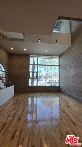 717 N Highland Avenue 9, Los Angeles, CA 90038