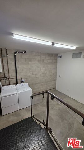 717 N Highland Avenue 9, Los Angeles, CA 90038