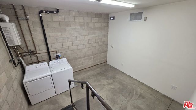 717 N Highland Avenue 9, Los Angeles, CA 90038