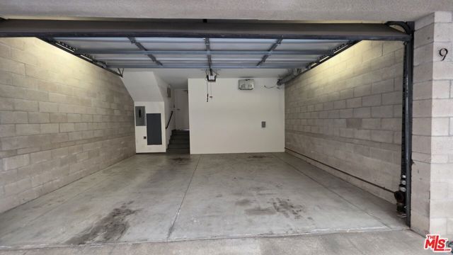 717 N Highland Avenue 9, Los Angeles, CA 90038