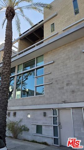 717 N Highland Avenue 9, Los Angeles, CA 90038