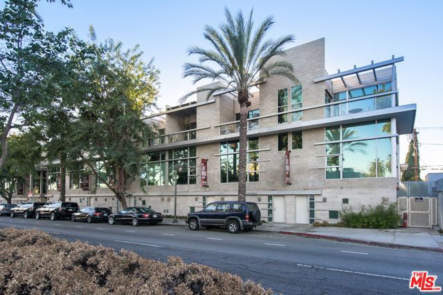 717 N Highland Avenue 9, Los Angeles, CA 90038