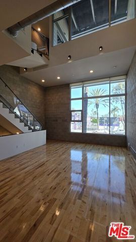 717 N Highland Avenue 9, Los Angeles, CA 90038