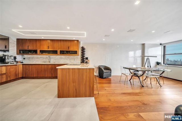 7000 Boulevard East 32C, Guttenberg, NJ 07093