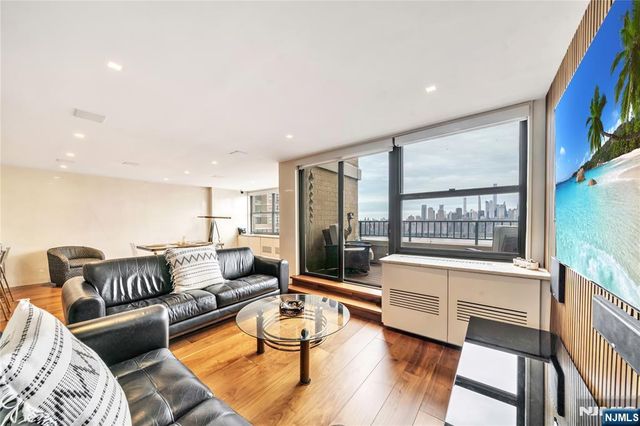 7000 Boulevard East 32C, Guttenberg, NJ 07093