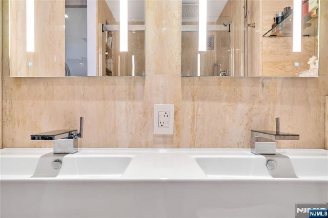 7000 Boulevard East 32C, Guttenberg, NJ 07093