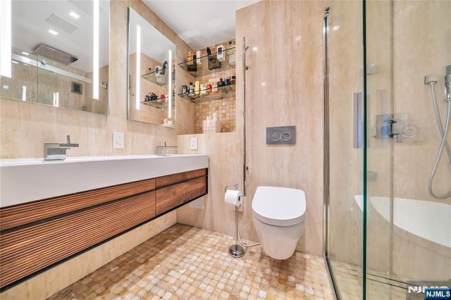 7000 Boulevard East 32C, Guttenberg, NJ 07093