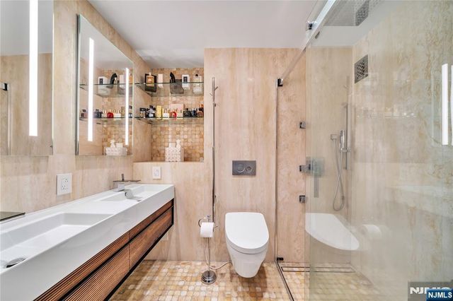 7000 Boulevard East 32C, Guttenberg, NJ 07093