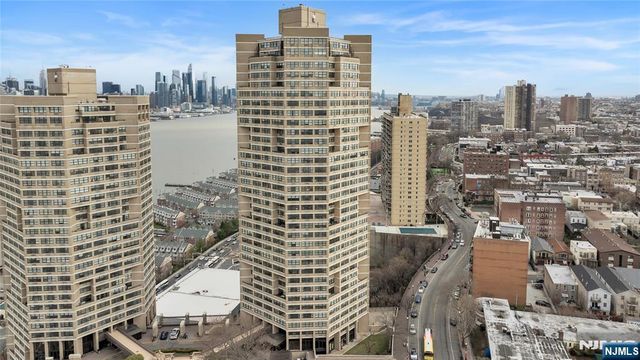 7000 Boulevard East 32C, Guttenberg, NJ 07093