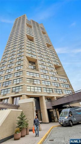 7000 Boulevard East 32C, Guttenberg, NJ 07093