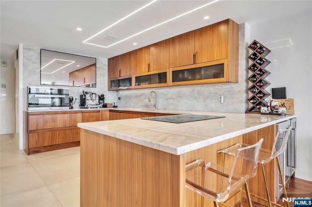 7000 Boulevard East 32C, Guttenberg, NJ 07093