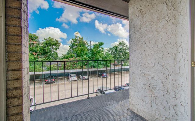 2021 Spenwick Drive 322, Houston, TX 77055