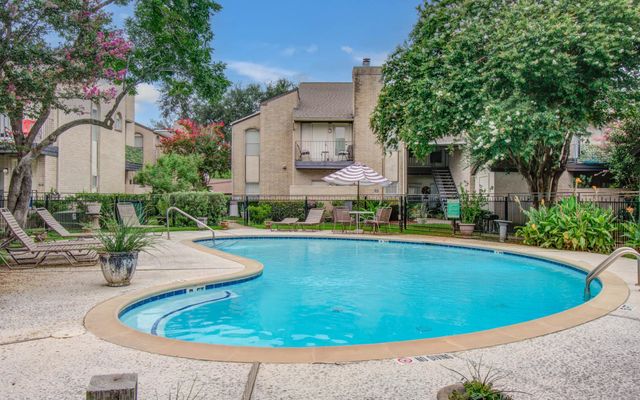 2021 Spenwick Drive 322, Houston, TX 77055