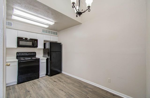 2021 Spenwick Drive 322, Houston, TX 77055