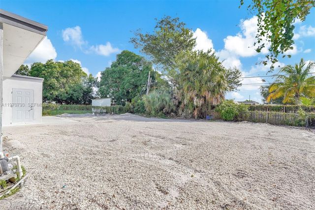 15955 NW 21st Ave, Miami Gardens, FL 33054