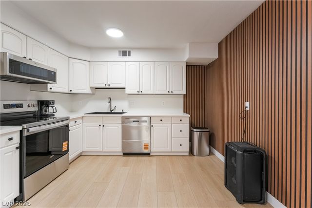 6101 Chelsea Circle, Las Vegas, NV 89107