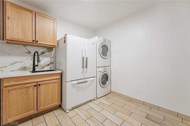 6101 Chelsea Circle, Las Vegas, NV 89107